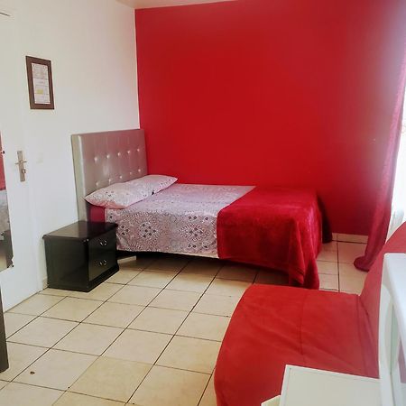 Le Cedre Hotell Saint-Denis  Exteriör bild